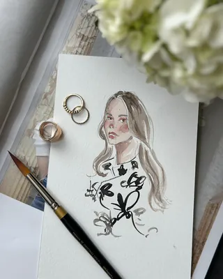 Live sketch of fashionable woman portrait