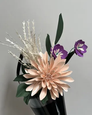 Floral arrangement of fresh flowers in vase