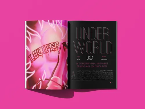アンドレイ・ニコレスク撮影による『ルシファーとアンダーワールドUSA』の本を開く