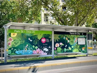 Mural artístico del jardín botánico para las marquesinas del tranvía en St. Kilda Road