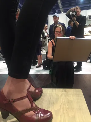 Live event drawing of beauty,Las Vegas Shoe Fair
