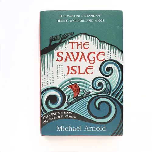 Das Buchcover von „The Savage Isle“ zeigt ein Wikingerschiff auf stürmischer See.