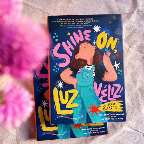 Das Buchcover-Design für Rebecca Barcácels „Shine On, Luz Velez“.