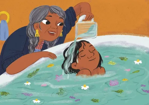 Frau übergießt Kind mit Wasser in der Badewanne, umgeben von Blumen