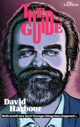 A revista Guide apresenta o retrato de David Horbour