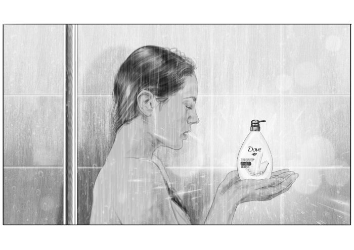 Une dame au bain de colombe en noir et blanc