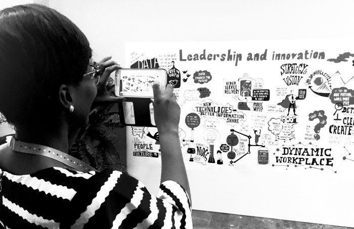 リーダーシップと革新の白黒イラスト