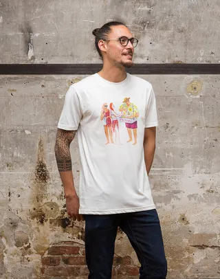 Garoto de gente com uma camiseta estampada