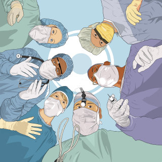 Equipe cirúrgica trabalhando na sala de operações