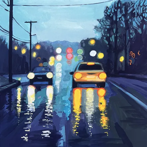 Carretera mojada con coches y reflejos de luz de colores por la noche.
