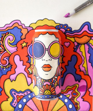 ilustração ousada e colorida de retrato feminino na embalagem de lata de kombbuchá