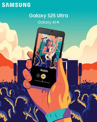 Person holding Samsung Galaxy S25 Ultra with noise cancellation on screen