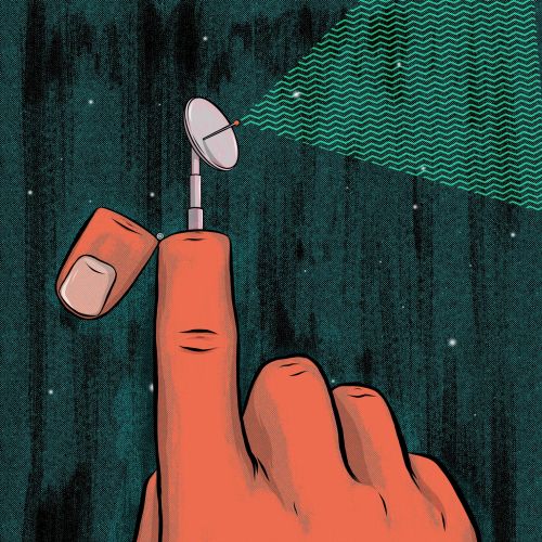Hand mit Fingerspitze, die eine Satellitenschüssel zeigt (von Max Erwin)