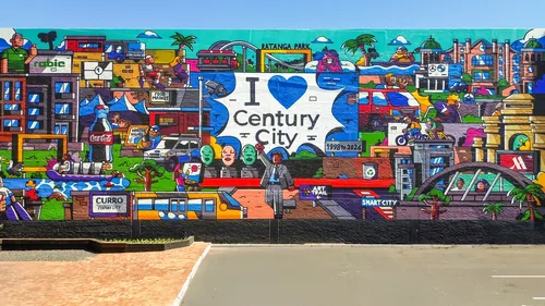 Wandgemälde mit Stadtgebäuden und Wahrzeichen sowie dem Schriftzug „I love Century City“.