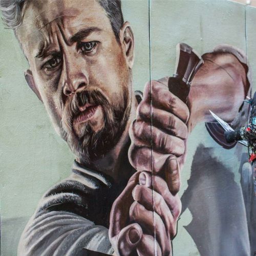 King Arthur (Charlie Hunnam) mural