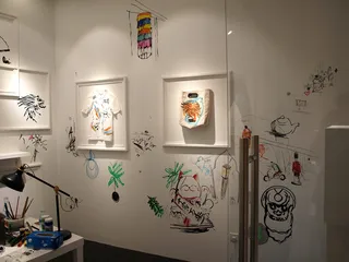 Live event drawing painting on wall
