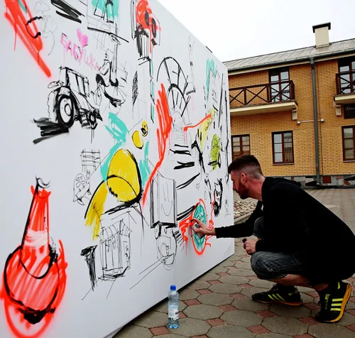 Live event drawing on the street
