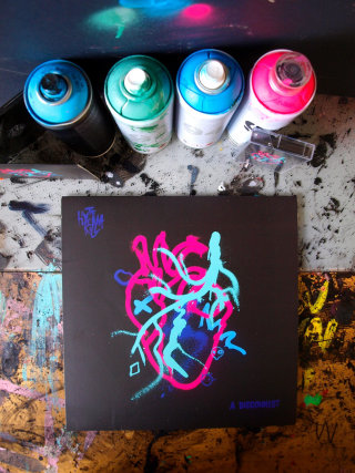 Illustration du symbole de peinture en aérosol du deuxième album studio de Hyena Kill, « A Disconnect »
