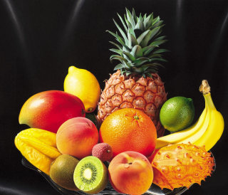 Ilustración fotorrealista de frutas. 