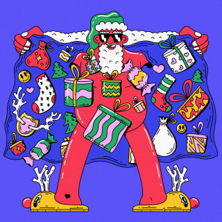 Papai Noel nu com chinelo de rena levanta o manto para revelar guloseimas