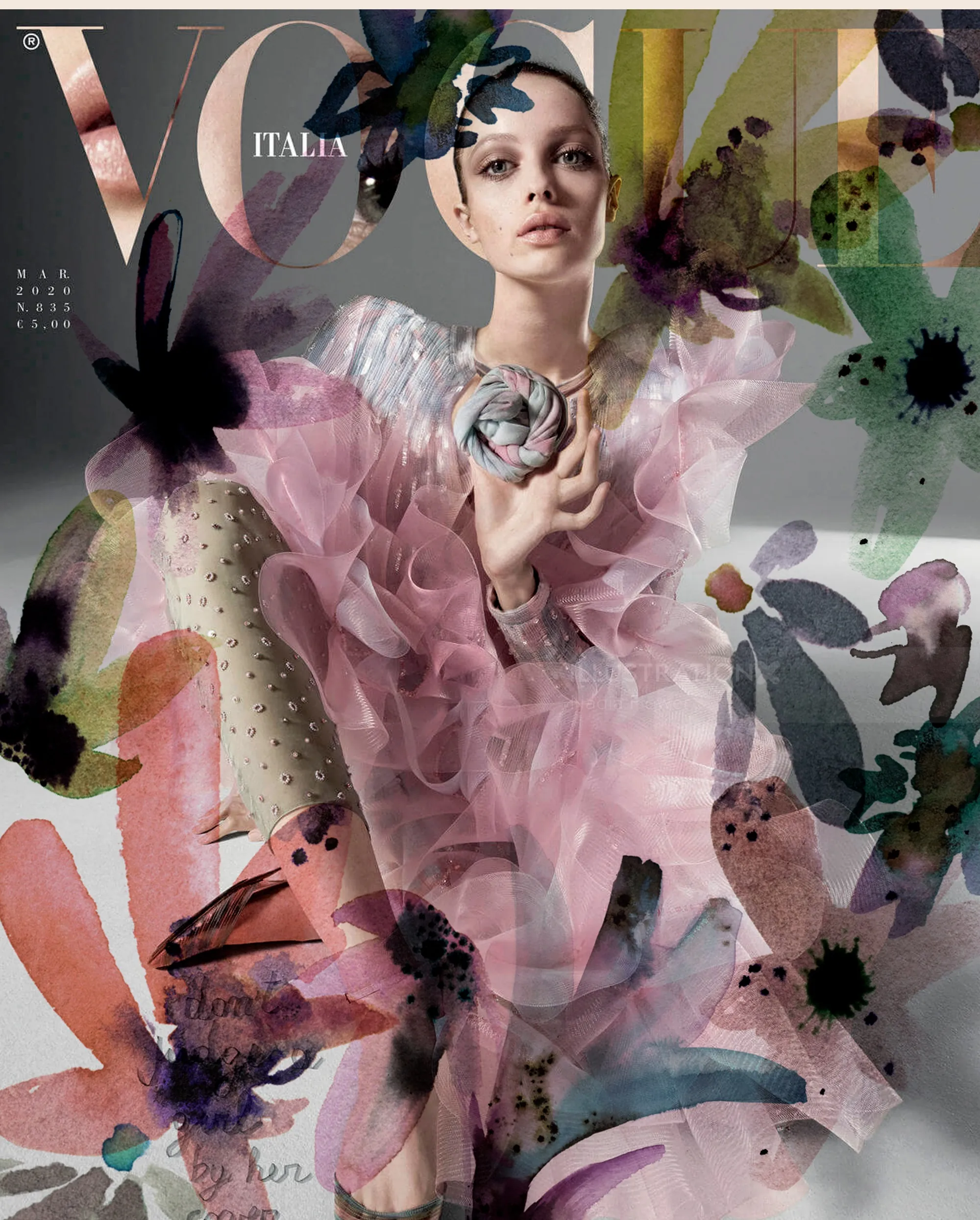 Nadia Flower Collage d'une femme en rose entourée de papillons et de fleurs