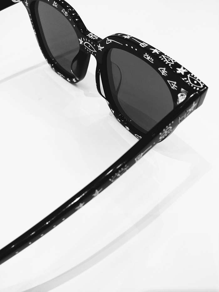 Stars drawing design on sunglasses