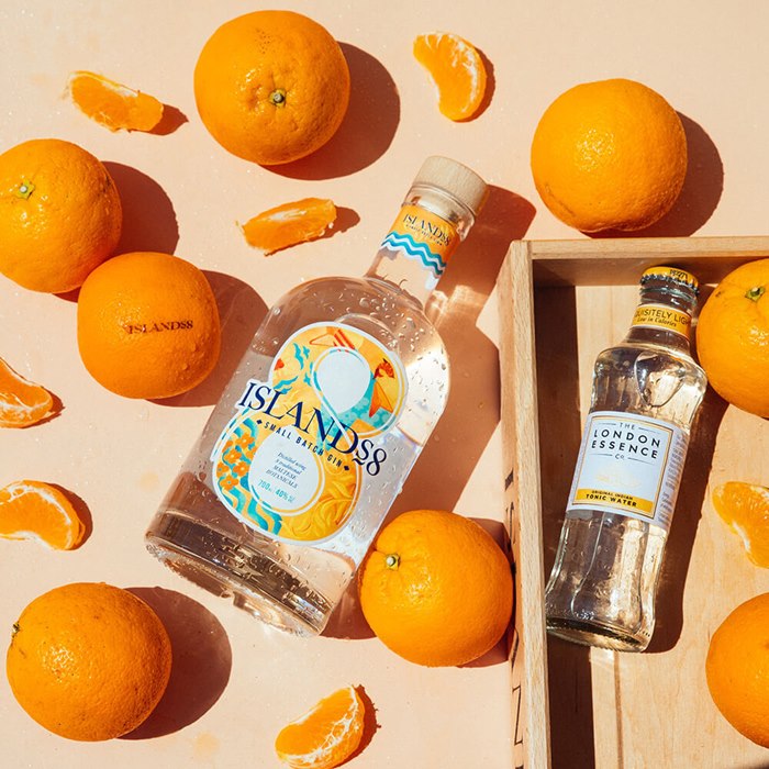 Packaging of Islands8 gin